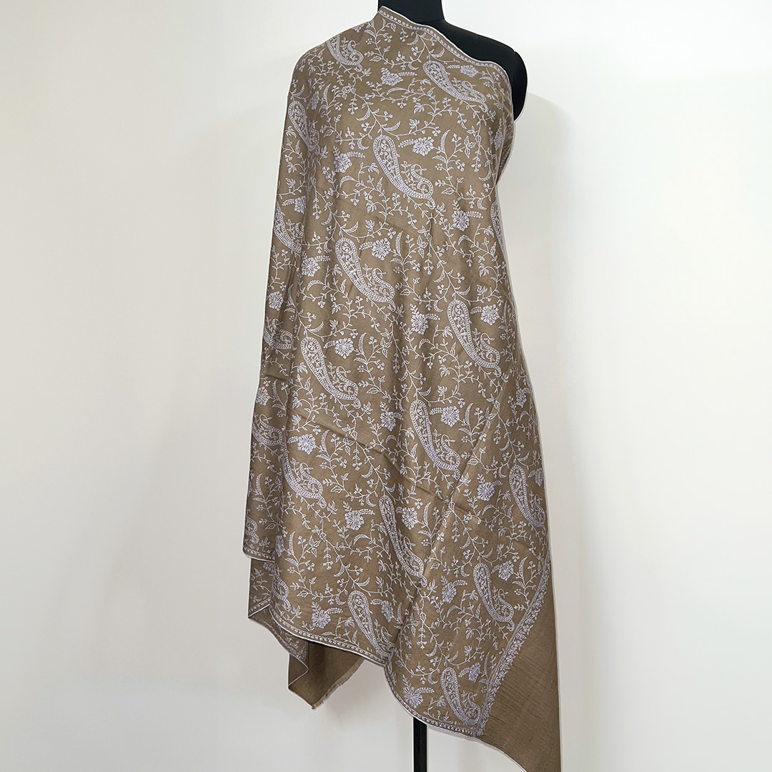 Fully Emb. Shawl #681