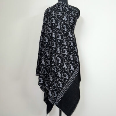 Fully Emb. Shawl #682