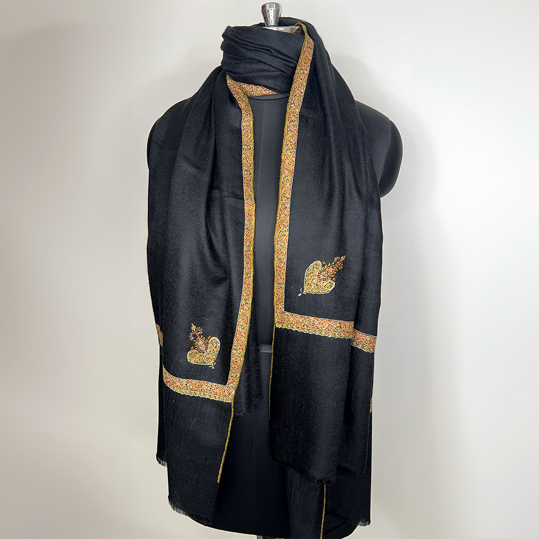 Border Emb. Scarf #392